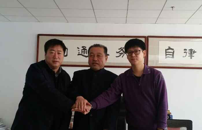 內(nèi)蒙古農(nóng)牧業(yè)產(chǎn)業(yè)化龍頭企業(yè)協(xié)會(huì)與內(nèi)蒙古拉卡拉支付有限公司、內(nèi)蒙古蒙優(yōu)匯電子商務(wù)有限公司簽署三方戰(zhàn)略框架合作協(xié)議——助力內(nèi)蒙古綠色農(nóng)畜產(chǎn)品“走出去”