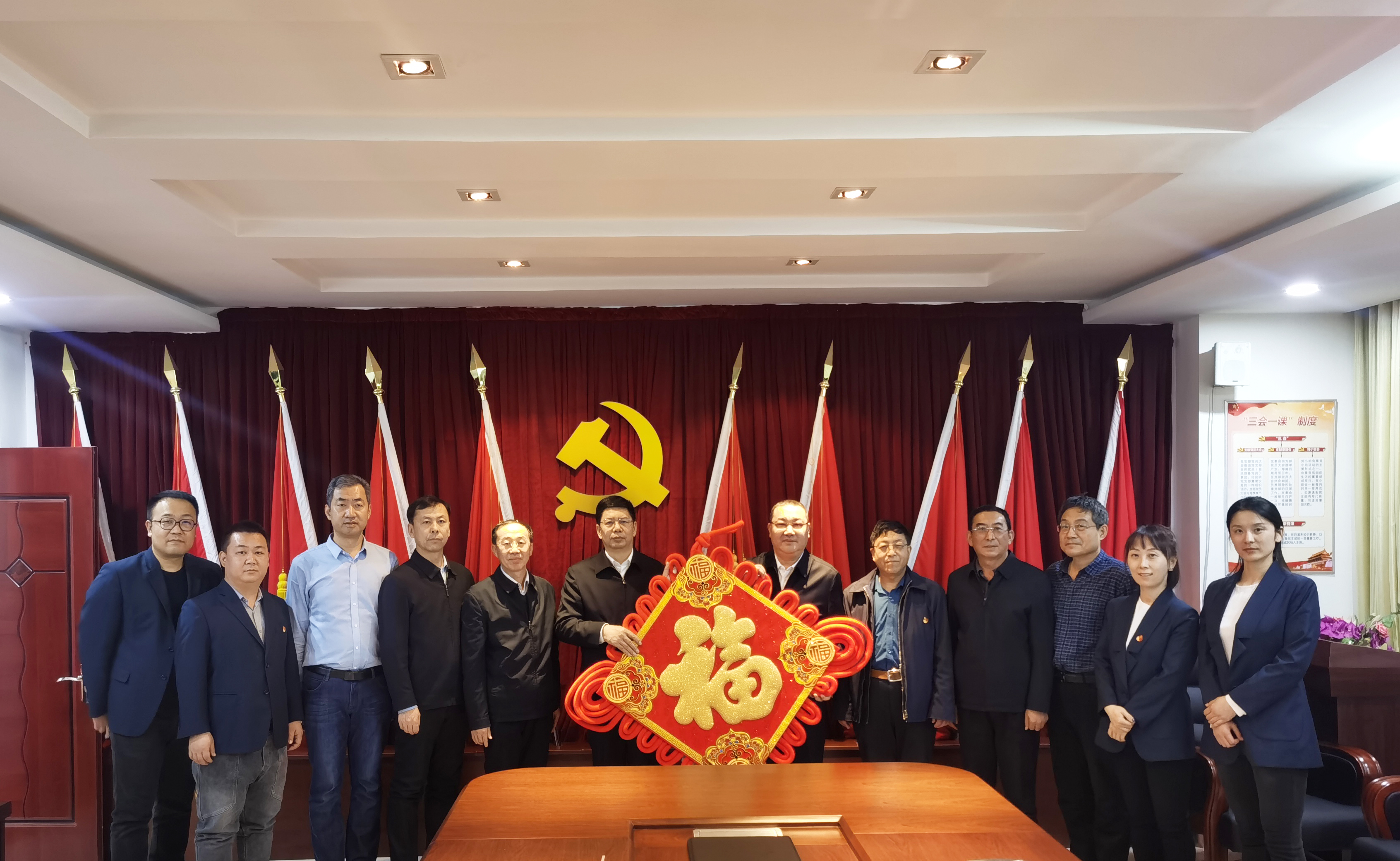 自治區(qū)政協(xié)副主席、工商聯(lián)主席安潤生等領導蒞臨協(xié)會慰問指導